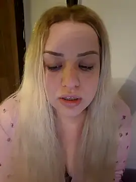 cansuozell online show from March 24, 2026, 6:52 pm