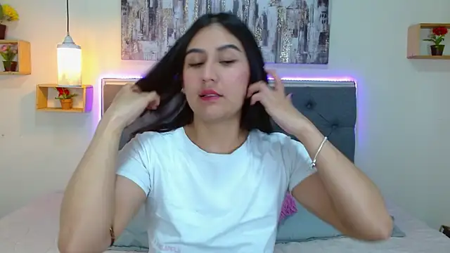 Snapshot of mia_aira chatting on November 14, 2025, 3:26 pm mia aira online show from November 14, 2025, 3:26 pm