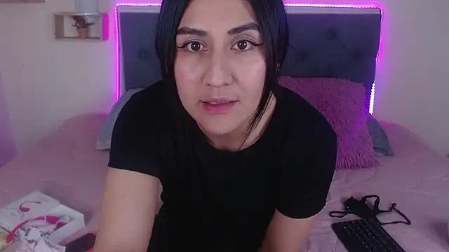Snapshot of mia_aira chatting on November 5, 2025, 5:49 pm mia aira online show from November 5, 2025, 5:49 pm