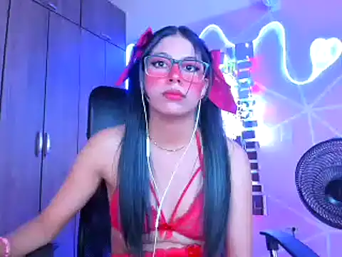  ALLYSON18  online show from February 22, 2025, 5:35 pm