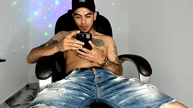 mikee scooth online show from June 11, 2026, 8:28 pm