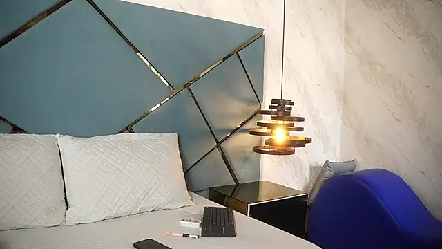 ammy durand online show from April 7, 2026, 7:37 pm