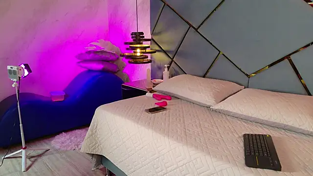 ammy durand online show from March 10, 2026, 7:07 pm