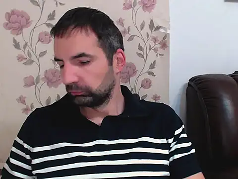 Snapshot of Leo_1617 chatting on November 21, 2025, 10:03 am Leo 1617 online show from November 21, 2025, 10:03 am