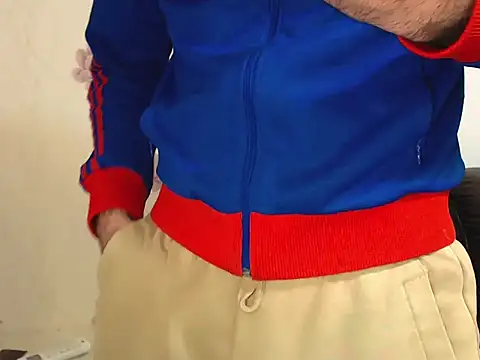 Snapshot of Leo_1617 chatting on November 18, 2025, 3:26 pm Leo 1617 online show from November 18, 2025, 3:26 pm