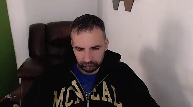 Snapshot of Leo_1617 chatting on March 12, 2025, 12:57 pm Leo 1617 online show from March 12, 2025, 12:57 pm