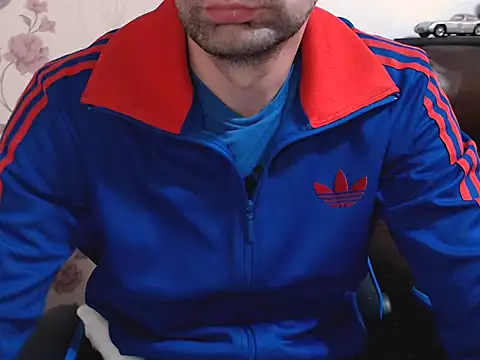 Snapshot of Leo_1617 chatting on November 24, 2025, 9:04 pm Leo 1617 online show from November 24, 2025, 9:04 pm