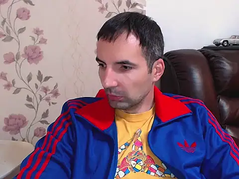 Snapshot of Leo_1617 chatting on November 9, 2025, 6:12 pm Leo 1617 online show from November 9, 2025, 6:12 pm