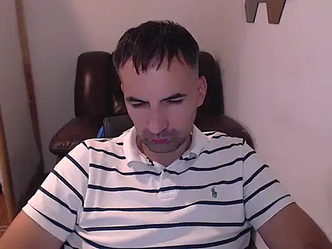 Snapshot of Leo_1617 chatting on September 23, 2025, 3:52 pm Leo 1617 online show from September 23, 2025, 3:52 pm