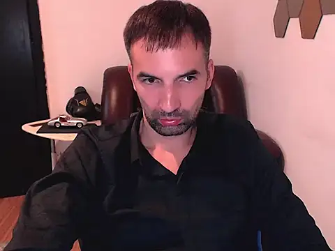 Snapshot of Leo_1617 chatting on October 17, 2025, 6:21 pm Leo 1617 online show from October 17, 2025, 6:21 pm