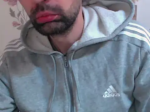 Snapshot of Leo_1617 chatting on February 5, 2026, 12:12 pm Leo 1617 online show from February 5, 2026, 12:12 pm