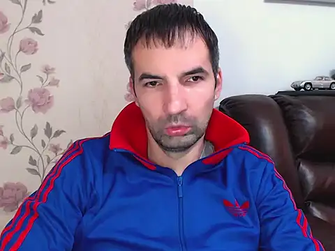 Snapshot of Leo_1617 chatting on November 24, 2025, 8:58 am Leo 1617 online show from November 24, 2025, 8:58 am