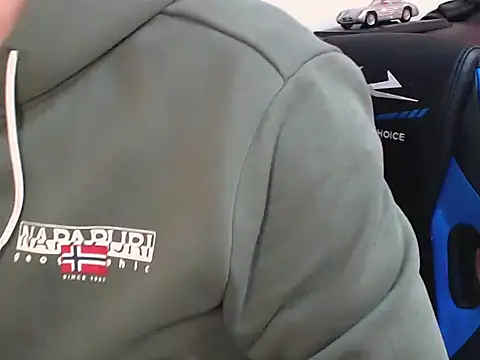 Snapshot of Leo_1617 chatting on February 11, 2026, 10:48 am Leo 1617 online show from February 11, 2026, 10:48 am