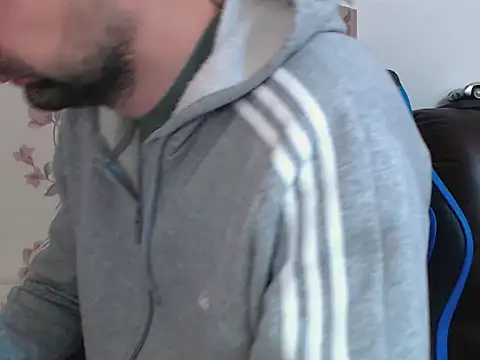 Snapshot of Leo_1617 chatting on February 4, 2026, 10:32 am Leo 1617 online show from February 4, 2026, 10:32 am