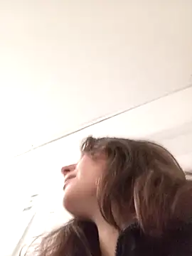 Karito-28 online show from December 4, 2025, 1:32 pm