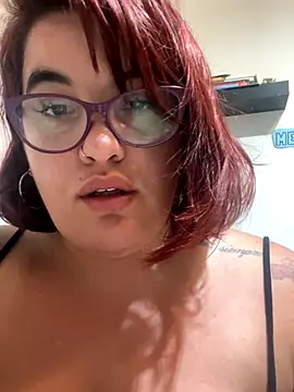 Snapshot of reinamomo73 chatting on October 2, 2025, 6:22 pm reinamomo73 online show from October 2, 2025, 6:22 pm