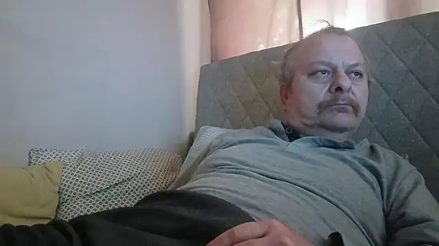 amylrmm1903 online show from October 29, 2025, 12:04 pm