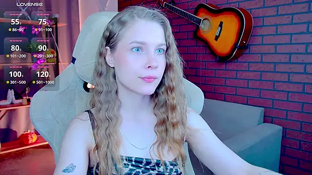 CuteMousee online show from May 20, 2026, 6:10 am