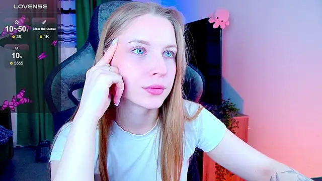 CuteMousee online show from April 15, 2026, 6:30 am