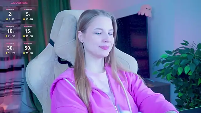 CuteMousee online show from November 9, 2025, 9:24 am