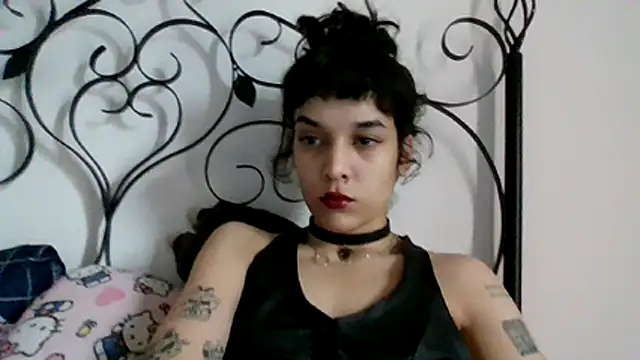 kimmykink online show from November 14, 2025, 8:34 pm