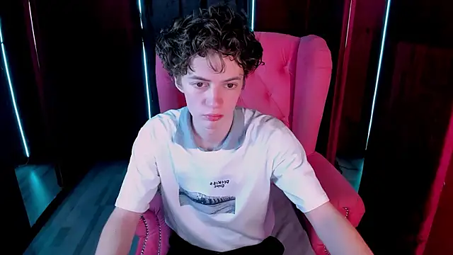 LukeSweet online show from March 13, 2026, 2:11 pm