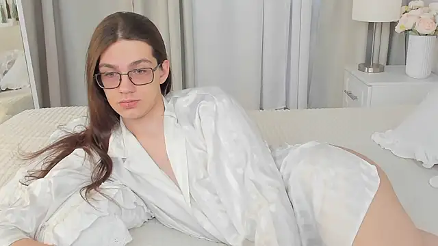 Alfreda Mills online show from April 3, 2026, 10:43 am