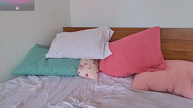 SashaStory online show from October 31, 2025, 8:00 am