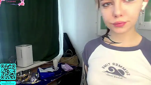 Snapshot of EngelAlman chatting on February 15, 2026, 7:51 am EngelAlman online show from February 15, 2026, 7:51 am