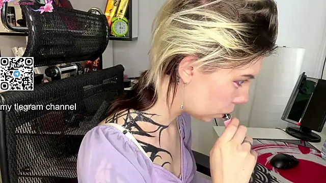 Snapshot of EngelAlman chatting on February 3, 2026, 6:11 am EngelAlman online show from February 3, 2026, 6:11 am