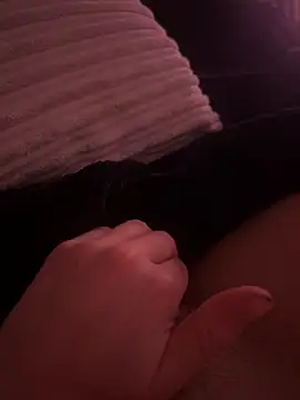 hornygirl98989 online show from November 2, 2025, 9:53 pm