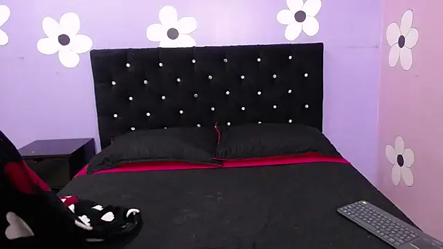 Snapshot of karolinee_66_ chatting on February 26, 2026, 3:50 am karolinee 66 online show from February 26, 2026, 3:50 am