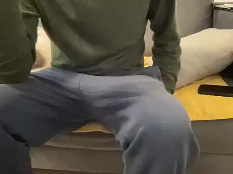 4small4inchlol online show from April 10, 2026, 7:04 am