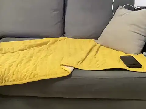 4small4inchlol online show from October 30, 2025, 7:00 pm