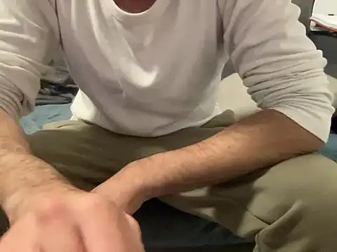 4small4inchlol online show from March 4, 2026, 7:32 pm