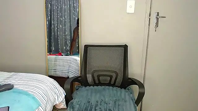 MissBigNipples online show from April 7, 2026, 1:51 am