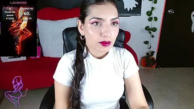 Snapshot of Carolaine69_ chatting on October 7, 2025, 1:34 pm Carolaine69 online show from October 7, 2025, 1:34 pm