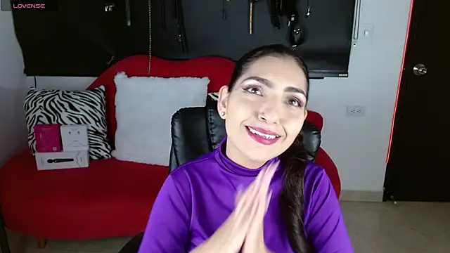 Snapshot of Carolaine69_ chatting on November 25, 2025, 1:22 pm Carolaine69 online show from November 25, 2025, 1:22 pm