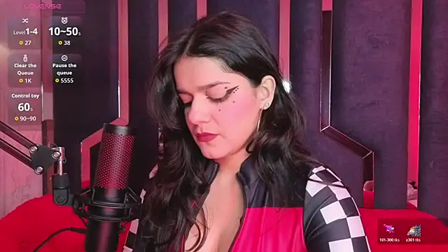 ValerieKay  online show from April 17, 2026, 4:32 pm