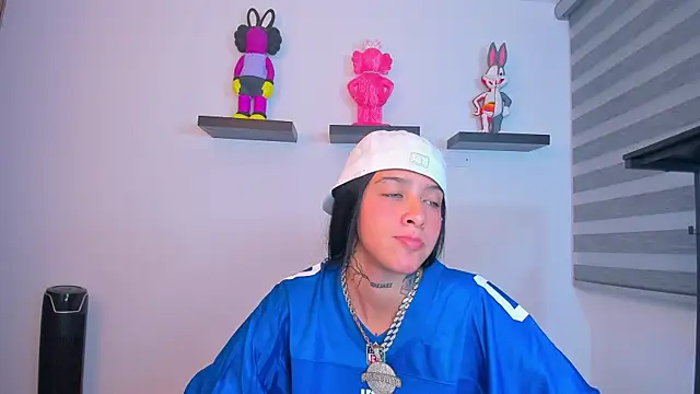 Gangster Girl online show from October 22, 2025, 4:23 am