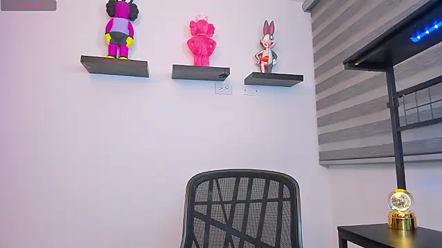 Gangster Girl online show from March 17, 2026, 11:30 pm