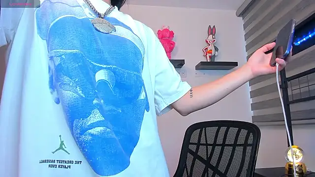 Gangster Girl online show from February 24, 2026, 7:59 pm