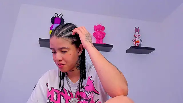 Gangster Girl online show from February 12, 2025, 5:16 pm