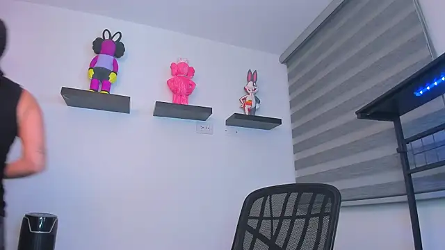 Gangster Girl online show from December 2, 2025, 5:20 am