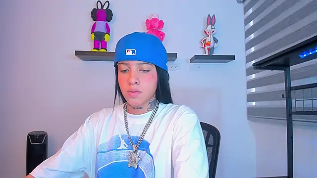 Gangster Girl online show from October 19, 2025, 10:12 pm