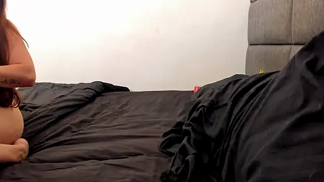 KatyLizz online show from October 16, 2025, 10:18 pm