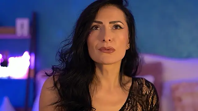 Snapshot of RaisaVawn chatting on February 9, 2026, 7:06 am RaisaVawn online show from February 9, 2026, 7:06 am