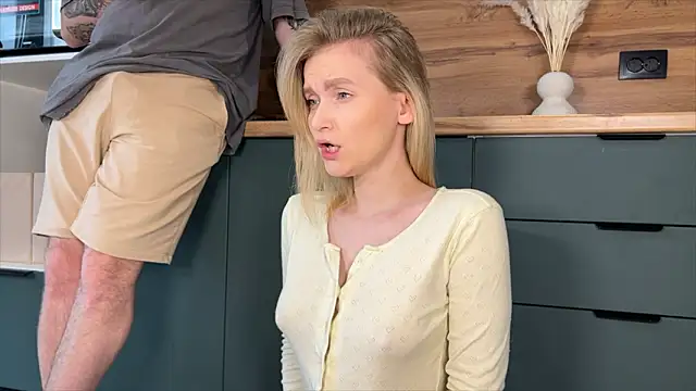 Adelovenick online show from March 26, 2026, 9:51 am