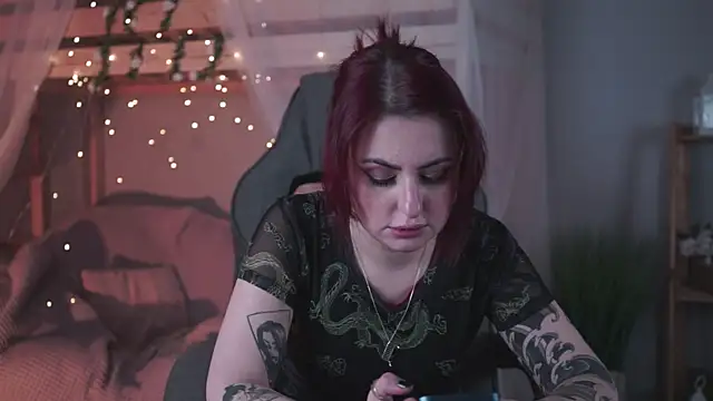 Lana  May online show from November 21, 2025, 11:42 am