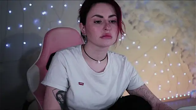Snapshot of Lana__May chatting on December 20, 2024, 5:40 pm Lana May online show from December 20, 2024, 5:40 pm